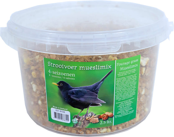 Boon 4-seizoenen strooivoer muesli, emmer a 2.5 liter.